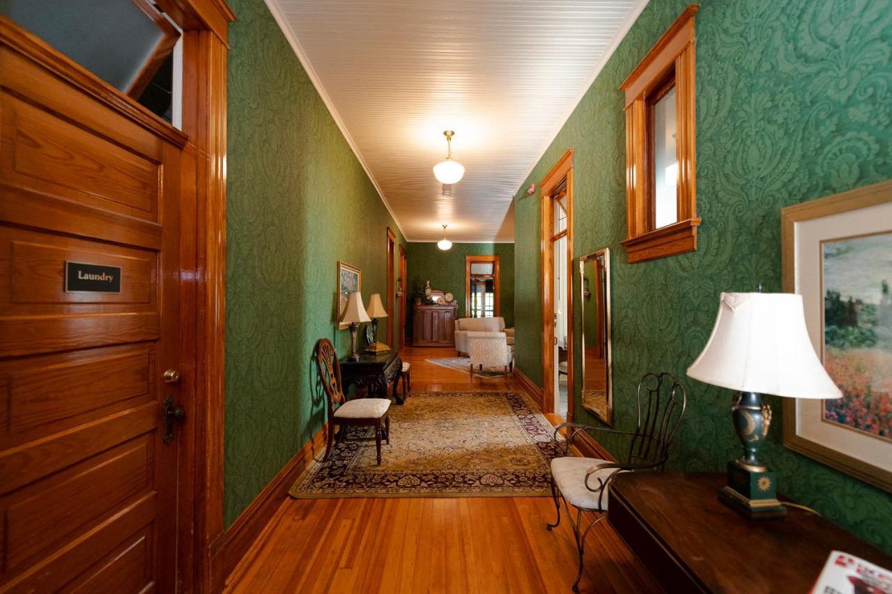 Captain Henderson House Hotel Arkadelphia Eksteriør billede