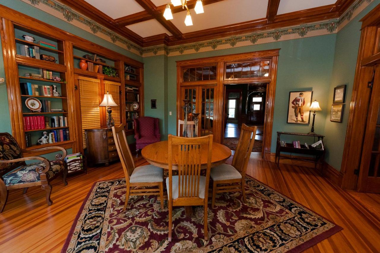 Captain Henderson House Hotel Arkadelphia Eksteriør billede
